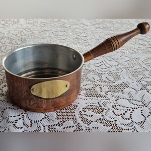 VINTAGE DE LA CUISINE 1 QT COPPER SAUCE PAN WITH WOODEN HANDLE COLLECTIBLE